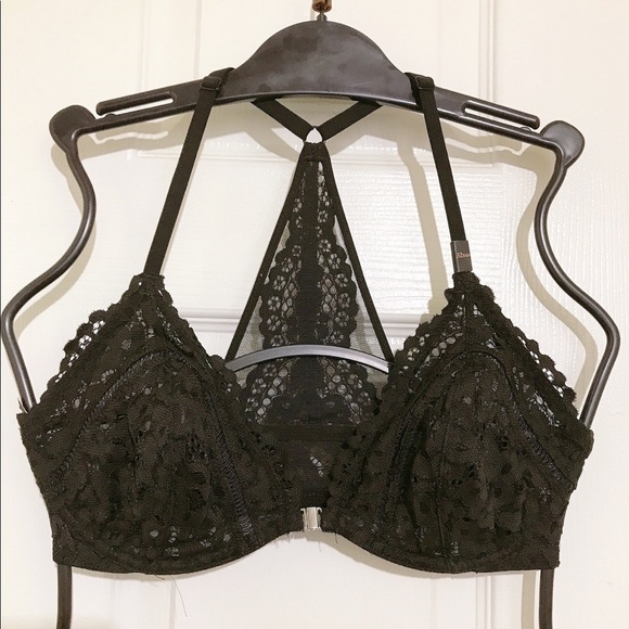 Victoria's Secret Other - 🔥ON SALE🔥2/$33🔥 💖 Victoria Secret Body by Victoria Unlined Plunge
